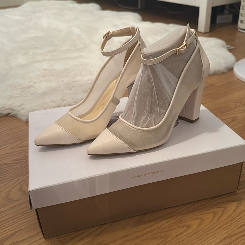 Jessica Simpson Chalk it White Nalyce Pump